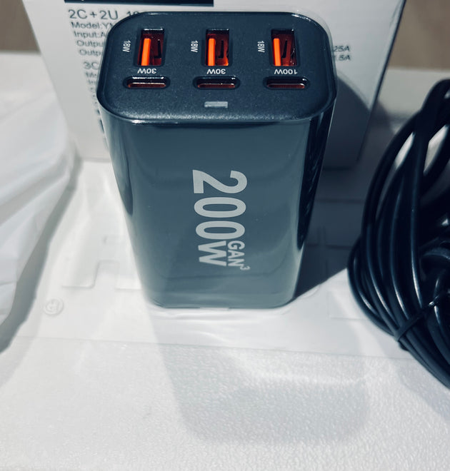 200 W Fast Charger – 3‑Port USB Power Adapter with 3 USB‑AirPods – Rapid Charging Hub